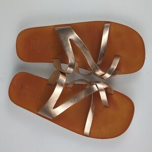 WHITE MOUNTAIN Women's Gold Greek Strap Sandals